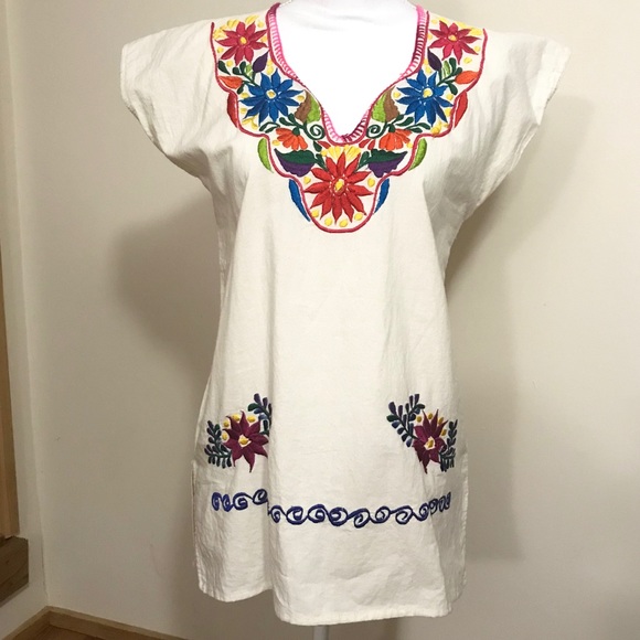 Gorgeous Vintage Mexican Embroidered Top - Picture 5 of 8